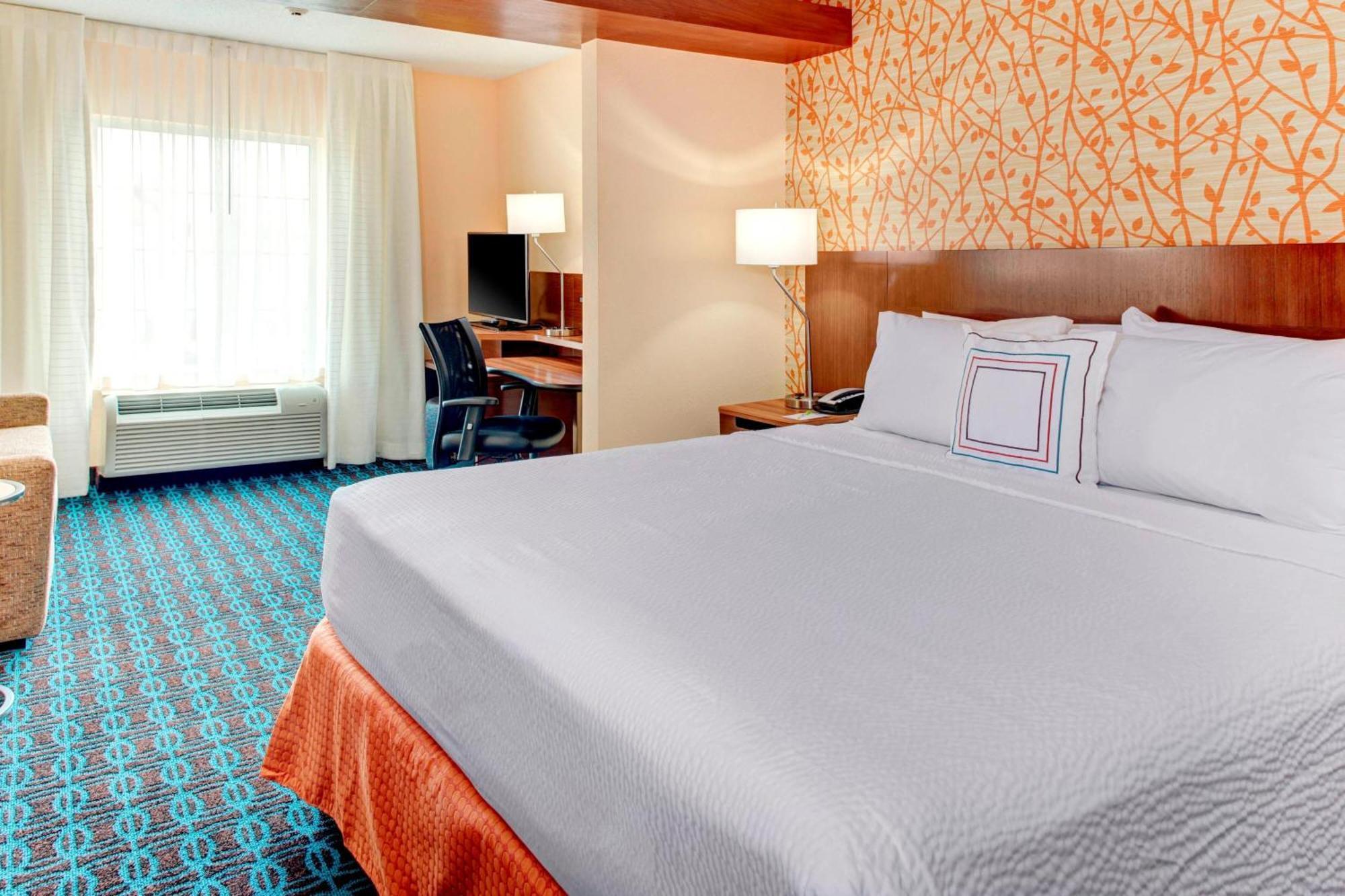 Fairfield Inn & Suites By Marriott Cape Cod Hyannis Exterior photo
