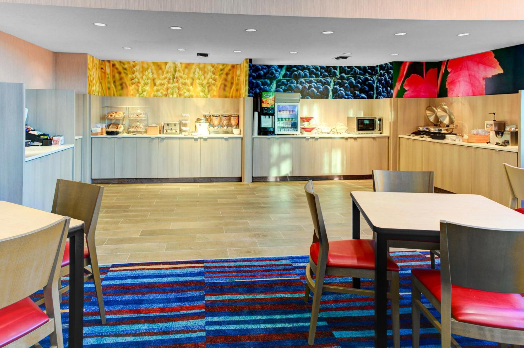 Fairfield Inn & Suites By Marriott Cape Cod Hyannis Exterior photo