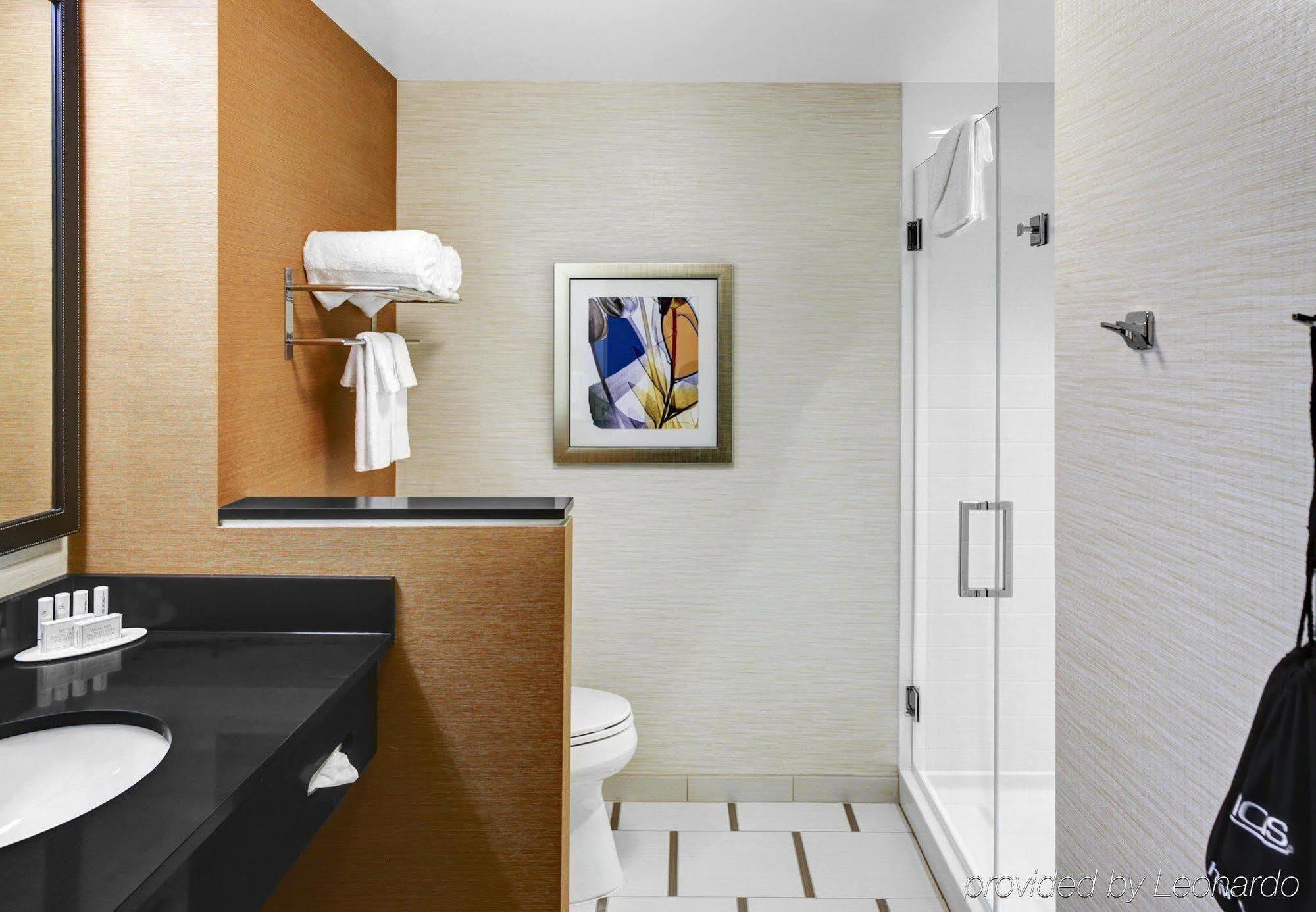 Fairfield Inn & Suites By Marriott Cape Cod Hyannis Exterior photo